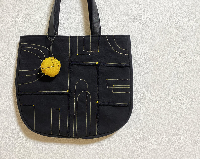 M様オーダー/幾何学刺繍の黒いかばん