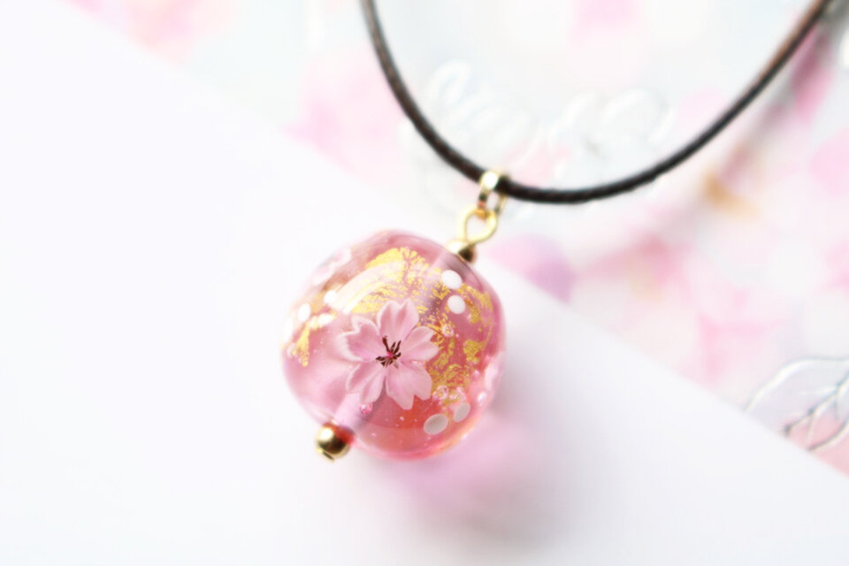 コアガラス　とんぼ玉　鈴蘭　新品未使用 紫陽花のとんぼ玉（ガラス玉）泡入り 水色 | iichi 日々の暮らし