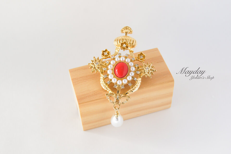 『ギリシャ風〜赤い宝石の華ブローチ』