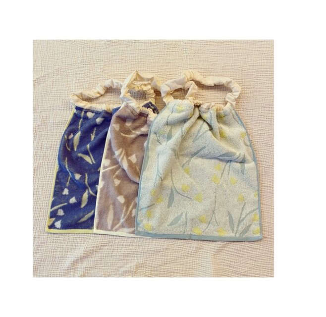 （首シュシュタイプ）おりこうエプロン　タオルエプロン　お花　鈴蘭