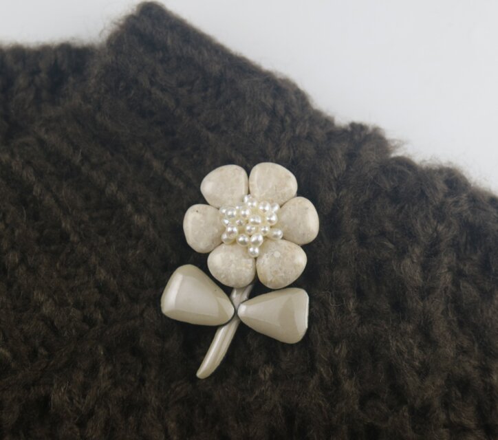 リバーストーンの真珠花 | iichi 日々の暮らしを心地よくする