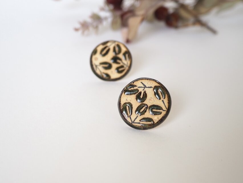 陶器のイヤリング 『葉』