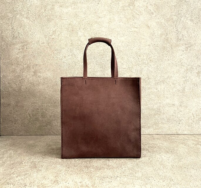 紙袋バッグ　チョコ　イタリアンレザー＜C＞　