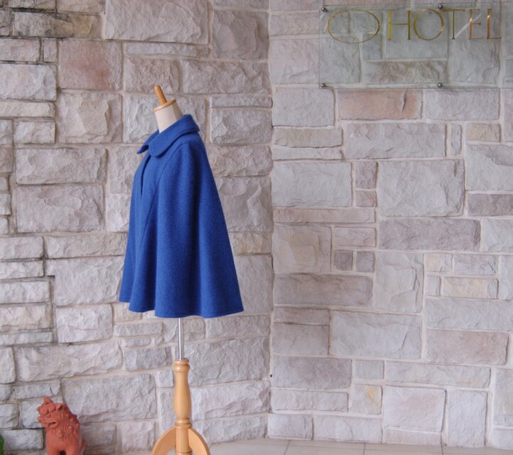 エレガント ケープ コート 】高貴な印象のロイヤルブルー | iichi 日々
