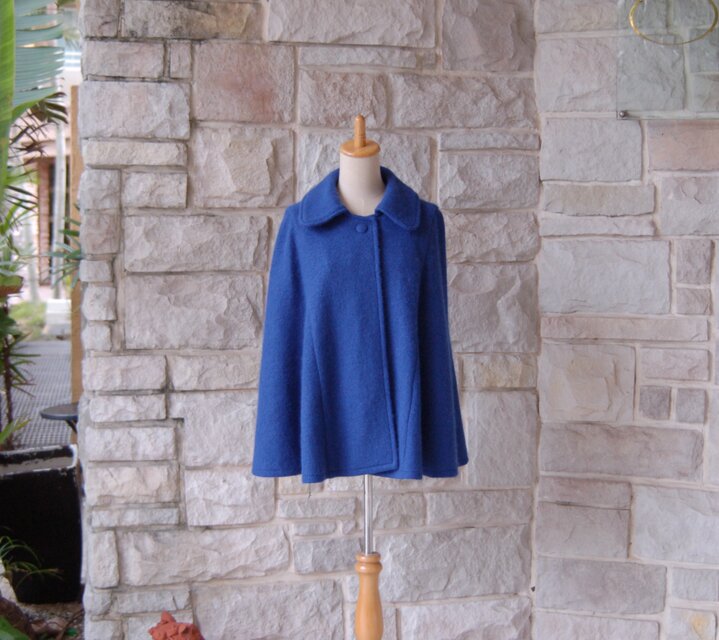 エレガント ケープ コート 】高貴な印象のロイヤルブルー | iichi 日々