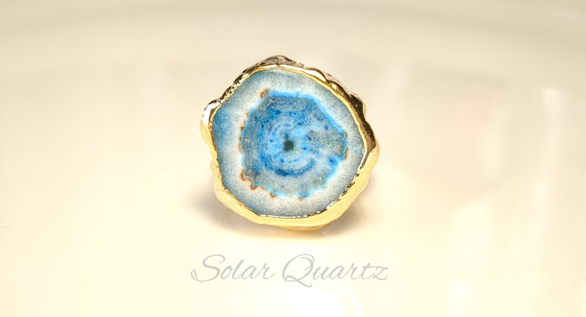 最新作入荷☆「フラワーソーラークォーツ」の世界で一つの天然石リング