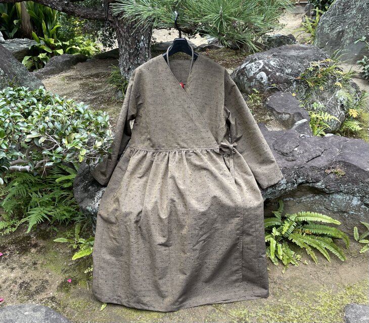 着物リメイク】絹のカシュクールワンピース/ひげ紬/ギャザー | iichi 