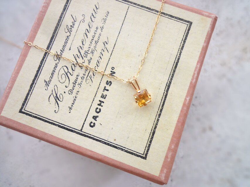 【限定数】天然石のネックレス ■ 14KGF 立て爪　スクエア 5ｍｍ ■ シトリン　