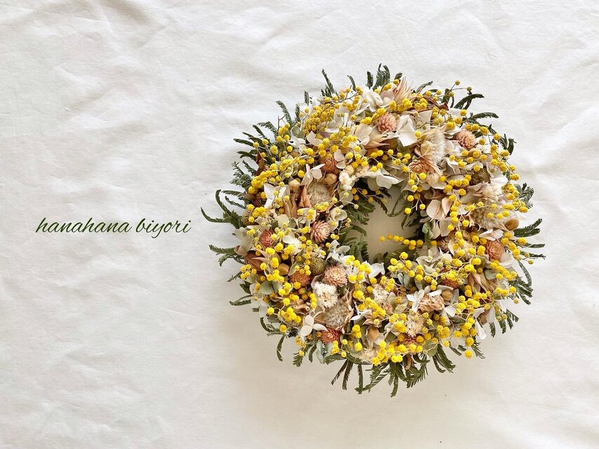 ミモザと小花のリース 母の日にも♩