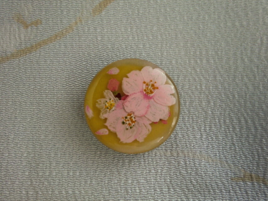 桜＊手描きレジンの帯留め