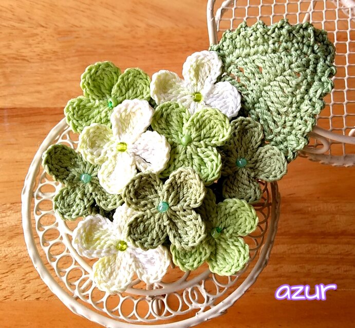 紫陽花のコサージュ（小） グリーン系