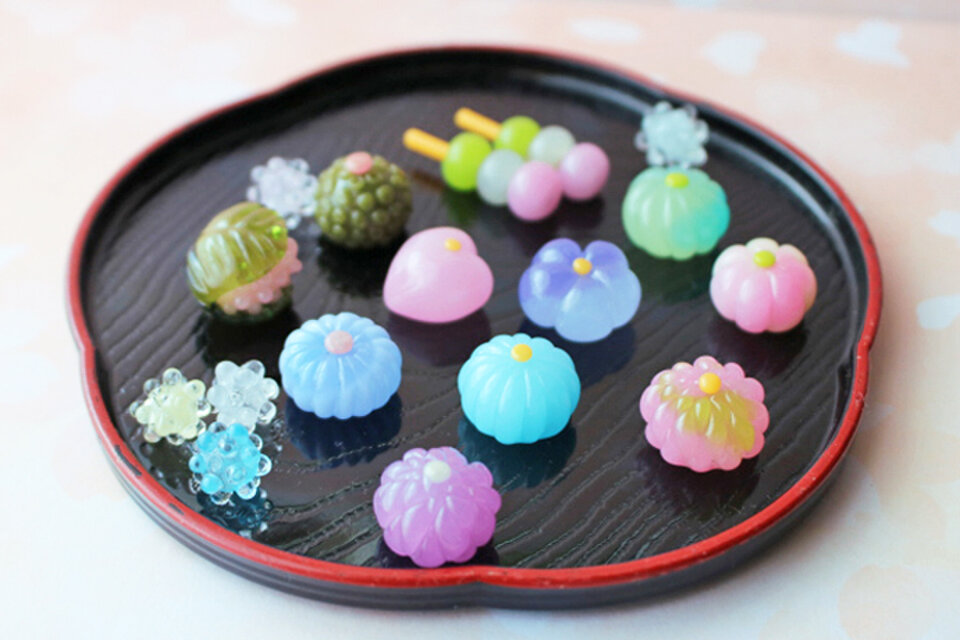 ガラスの和菓子・練り切り　小さなガラスの置き飾り　★ガラスのミニチュア和菓子店★