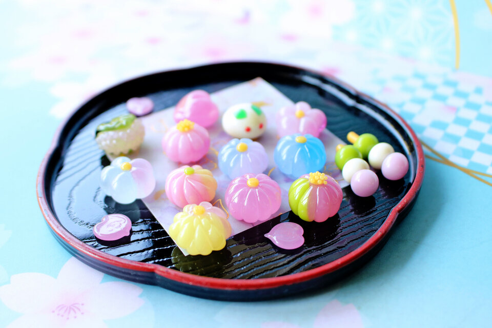 ガラスの和菓子・春の和菓子小さなガラスの置き飾り☆ガラスの
