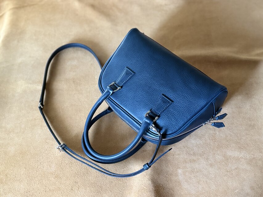 高級イタリアンレザー使用　ボストンバッグ ショルダー付き