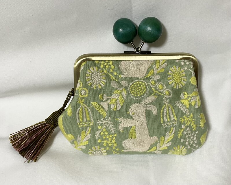 点と線模様製作所 新作　ウサギ　大きい木玉親子がま口ミニ財布　　