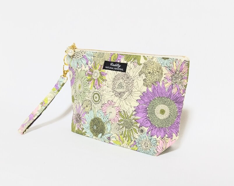 リバティスザンナの持ち手付きポーチ