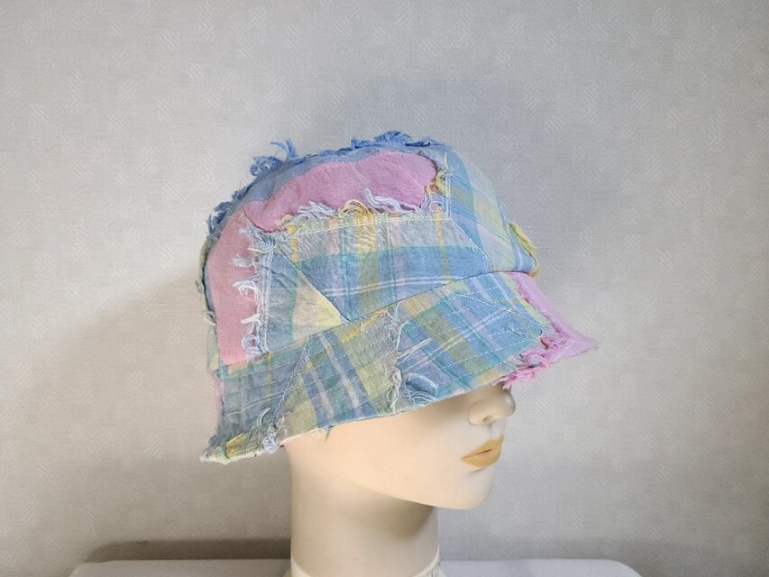 魅せる帽子☆パッチワーク風マドラスチェックのバケットハット～ブルー&ピンク