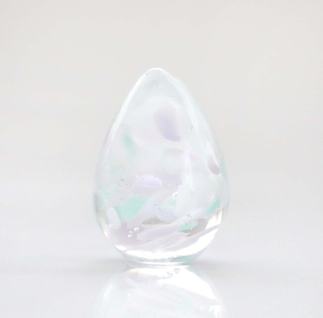 ガラスの雫の小さなオブジェ 「藤の舞」