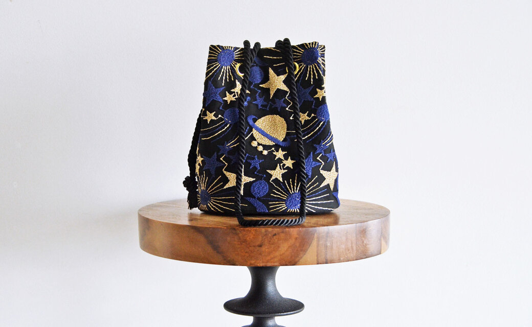 新作!  数量限定! プラネットチュール刺繍ポシェットマリンバッグ　ブルーブラック　