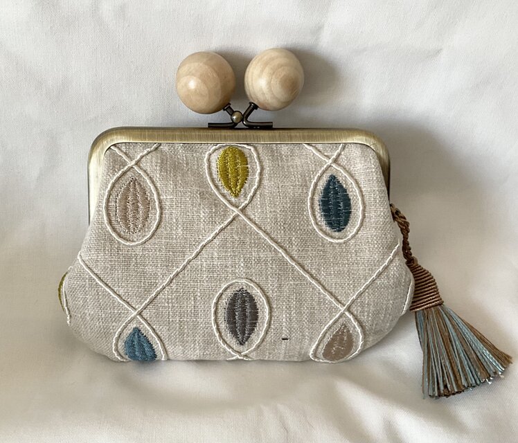 イギリス　クラーククラーク　木玉親子がま口ミニ財布　