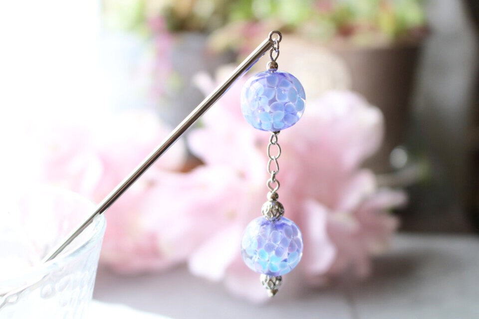 とんぼ玉・ガラスのかんざし「紫陽花」