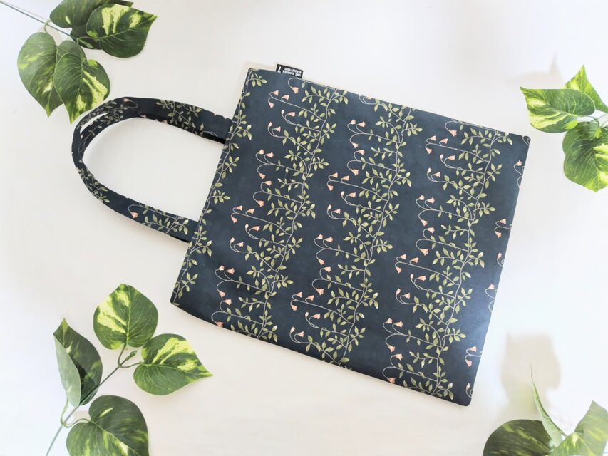 ベルフラワーのペタンコなトートバック