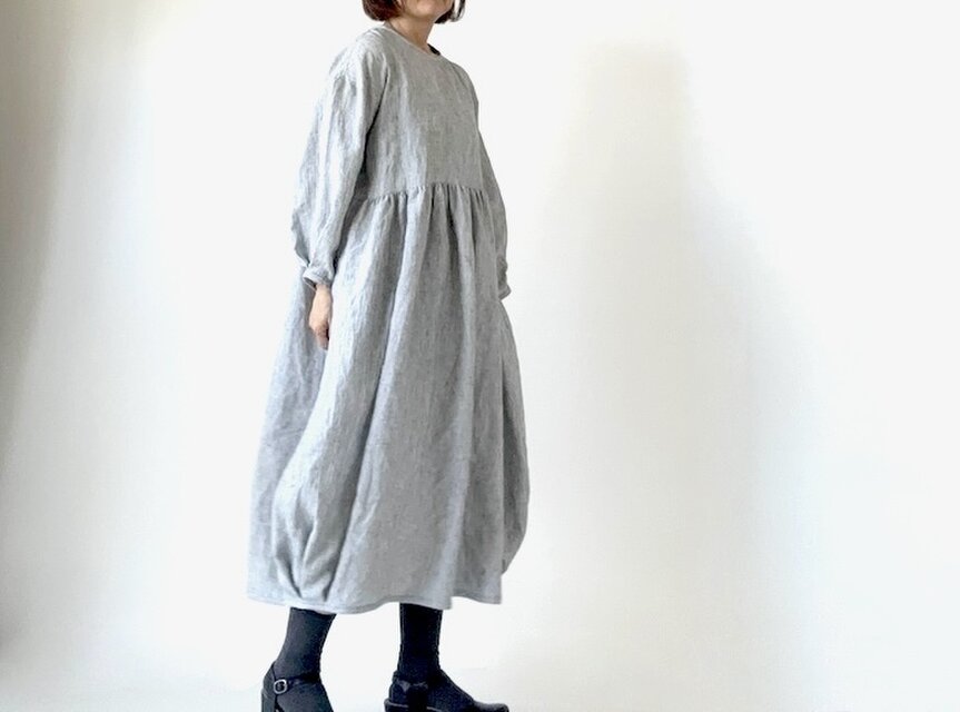　国内産琵琶染めリネン極細ストライプ　雰囲気たっぷりなコクーンデザイン・ワンピース