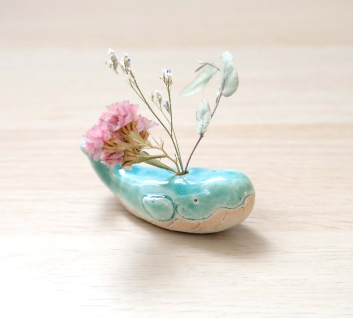 クジラの花挿しオブジェ トルコブルー ＊ ドライフラワー付き | iichi