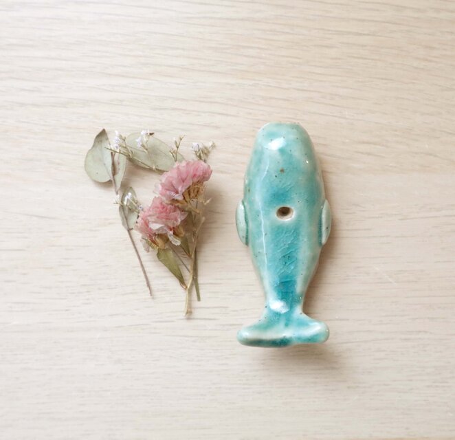 クジラの花挿しオブジェ トルコブルー ＊ ドライフラワー付き | iichi