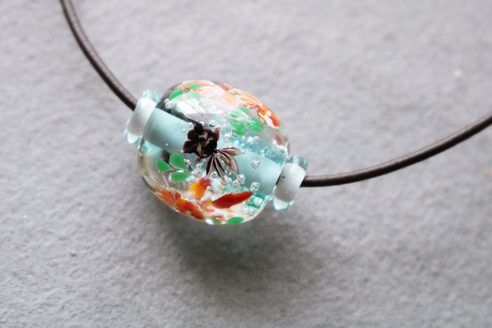 ★秋SALE★金魚のとんぼ玉（ガラス玉）泡入り