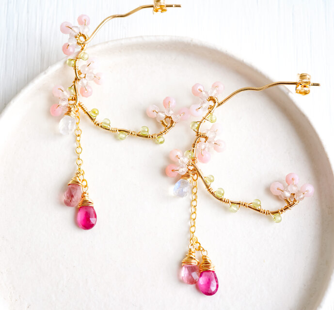 桜-ピンクのお花のフープピアス 14kgf | iichi 日々の暮らしを心地よく
