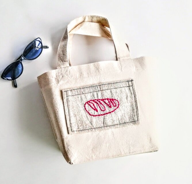 パンの刺繍のポケット　ミニトートバッグ　生成り　帆布　手提げ　ランチバッグ　コットン　オーダーメイド　カラーオーダー