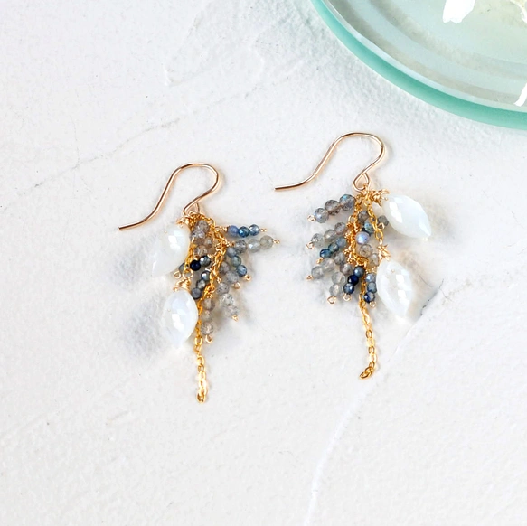 14kgf/ホワイトムーンストーンxラブラドライトxブルーサファイアピアス