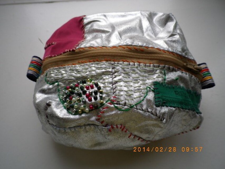 71831403　ポーチ