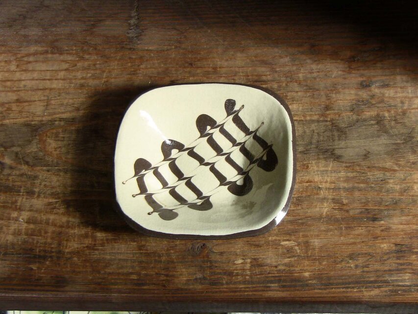 スリップウェア角小皿