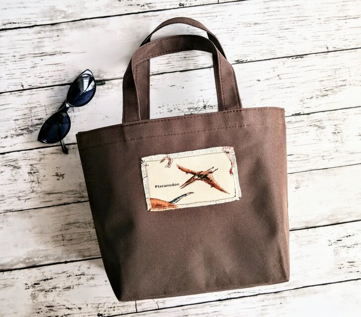 プテラノドンのワッペン　ミニトートバッグ　PVC　ランチバッグ　撥水　茶色　広いマチ　Sサイズ　名入れ　オーダーメイド