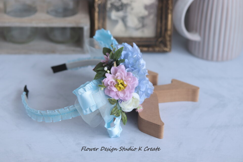 アリスブルーのダリアとピンクの薔薇のリボンカチューシャ 結婚