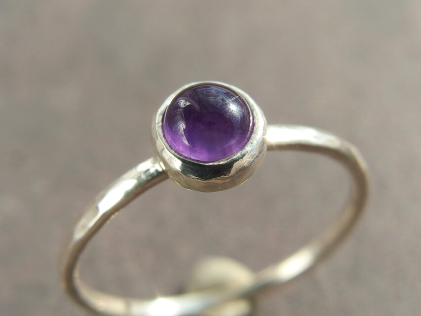 アメジスト一粒リング　【silver】　4㎜　カボション　2月の誕生石