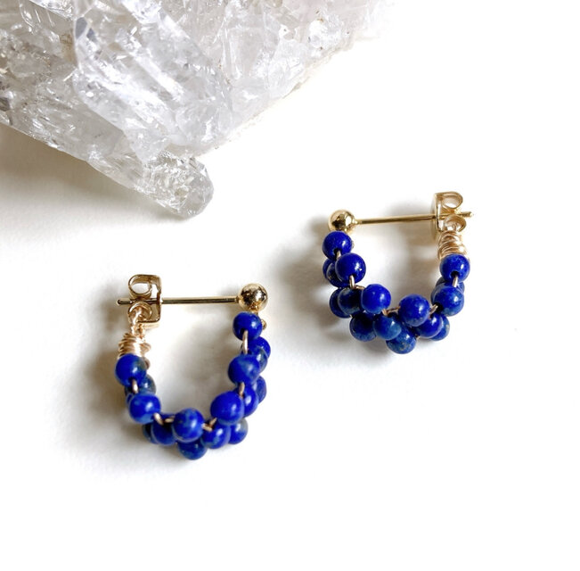 天然石ラピスラズリ編み込みミニフープピアス