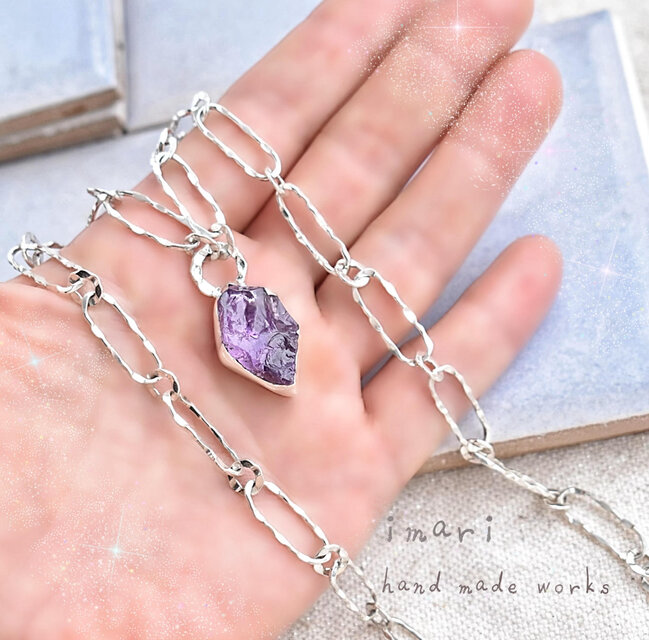 原石ダイヤシェイプアメジスト輝く☆ハンドメイドチェーンネックレス