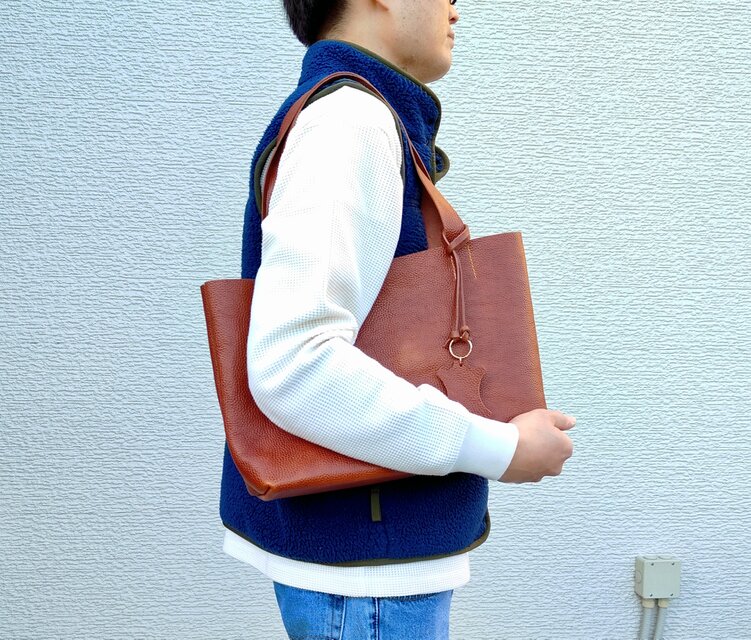 オイルレザー】A4かしっかり入る ノーブルトートバッグ（シンプル