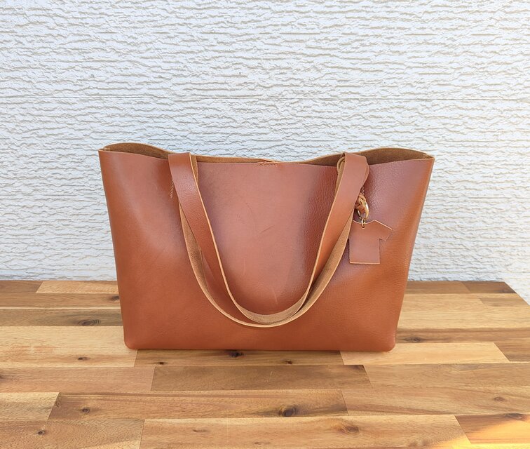 イタリアンレザー】A4がしっかり入る ノーブルトートバッグ（シンプル