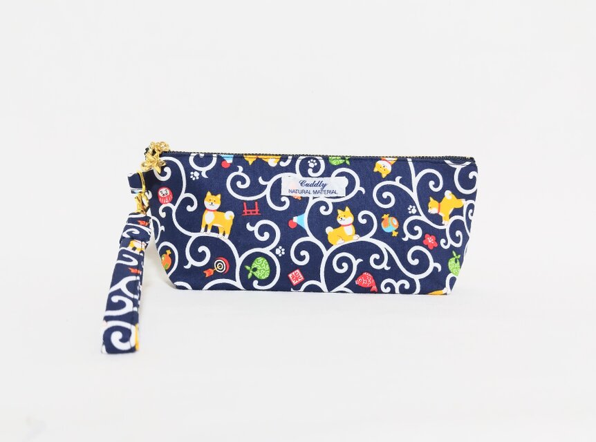 唐草と豆柴君の持ち手付きペンケース