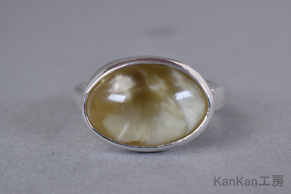 ビクトリアストーンのリング (芥子色)