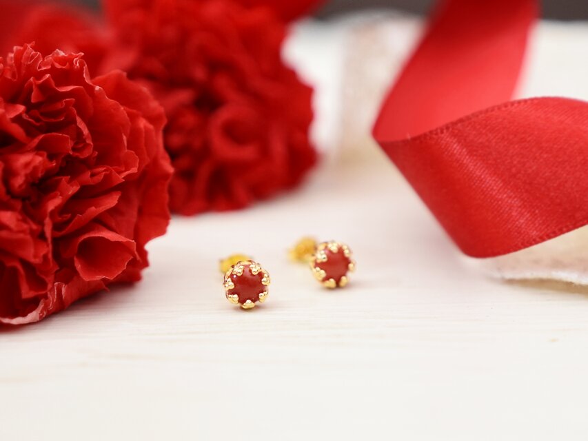 【S925+18KGP ピアス】アンティークな 天然色 本赤珊瑚 5mm 1粒