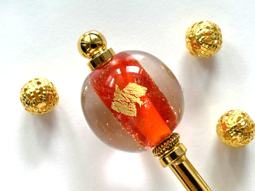 かんざし　オレンジと金箔調ホイールのとんぼ玉　一本挿し　一本簪　トンボ玉　蜻蛉玉　紅葉　赤　レッド　和風