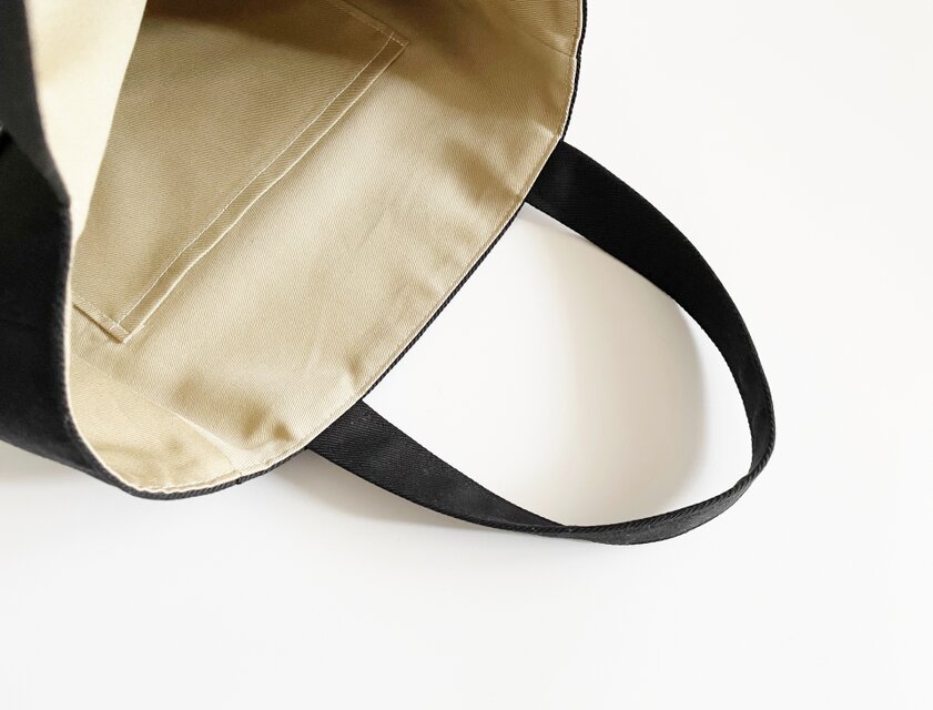 2ポケットつき ラウンド型トートバッグ ショルダー A4 ハンドメイド