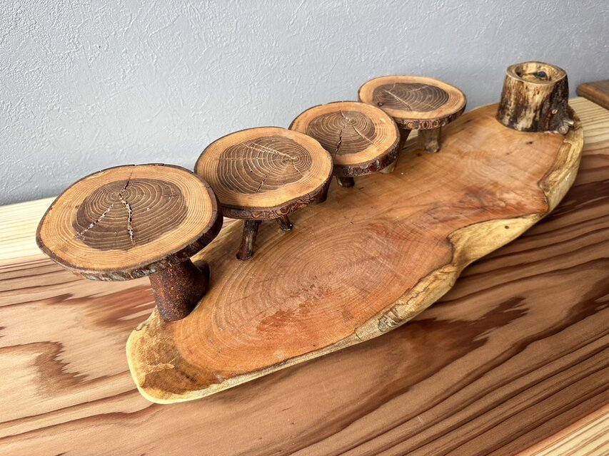 hotaru　カッティングボード　木のお皿  天然木　無垢材　食品衛生法クリアの完全コーティング　オーダー不可　１点物　