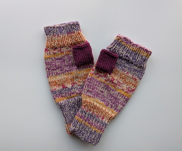 引き揃え編みのハンドウォーマー　11360B