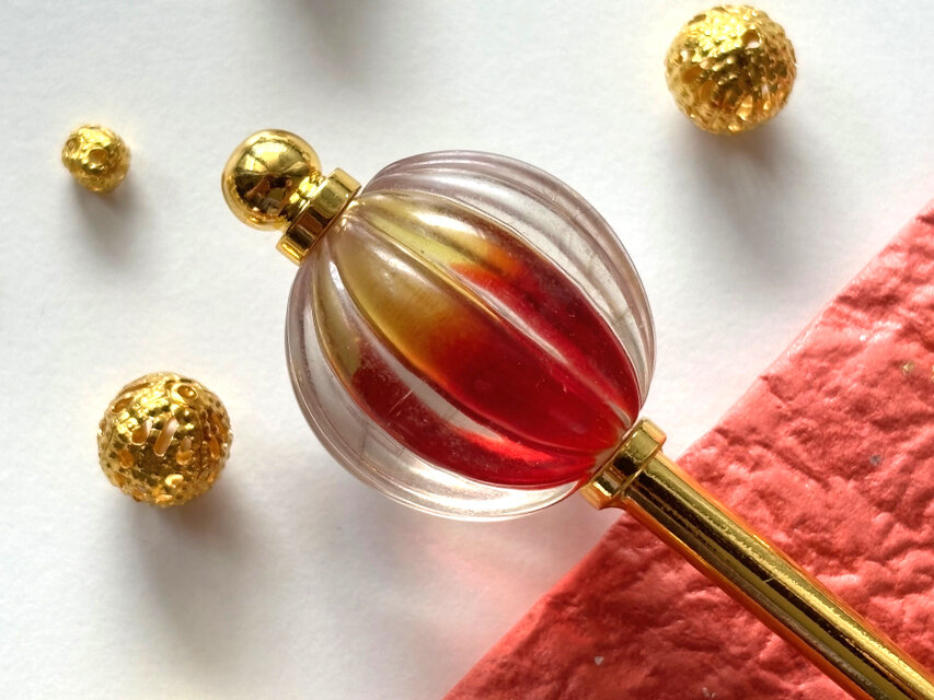 【訳あり・アウトレット品】かんざし　赤と黄色の炎のようなグラデーションのとんぼ玉A　一本挿し　一本簪　レッド　秋　紅葉